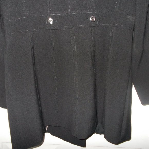 White House Black Market - Picture 11 of 16